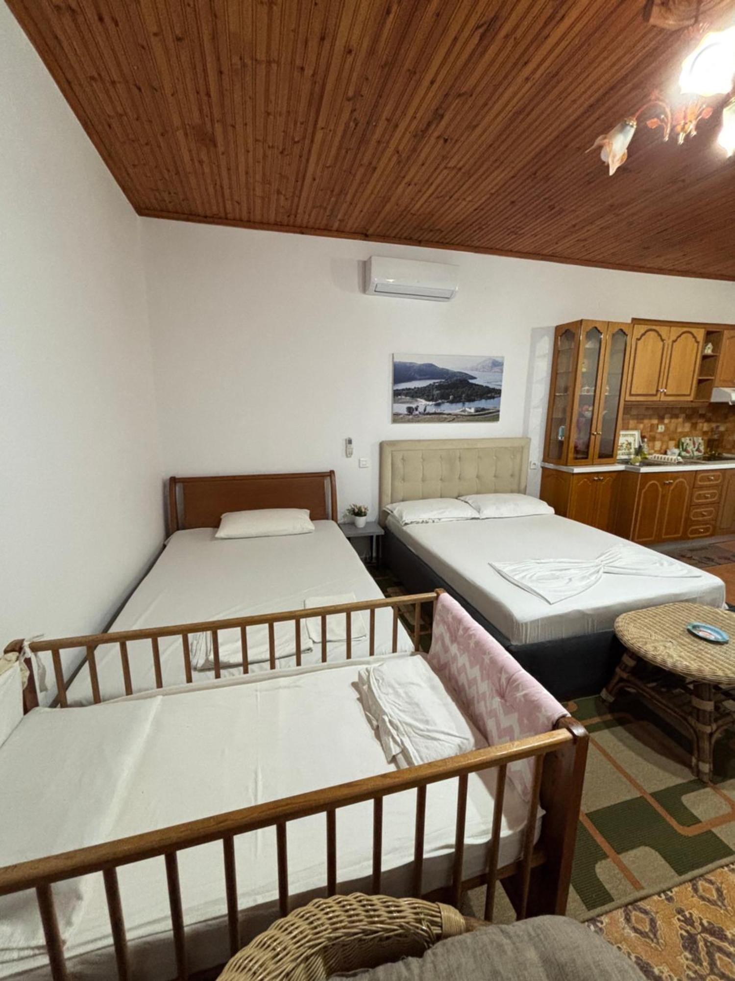 ホテル Lida'S House Lukovë エクステリア 写真